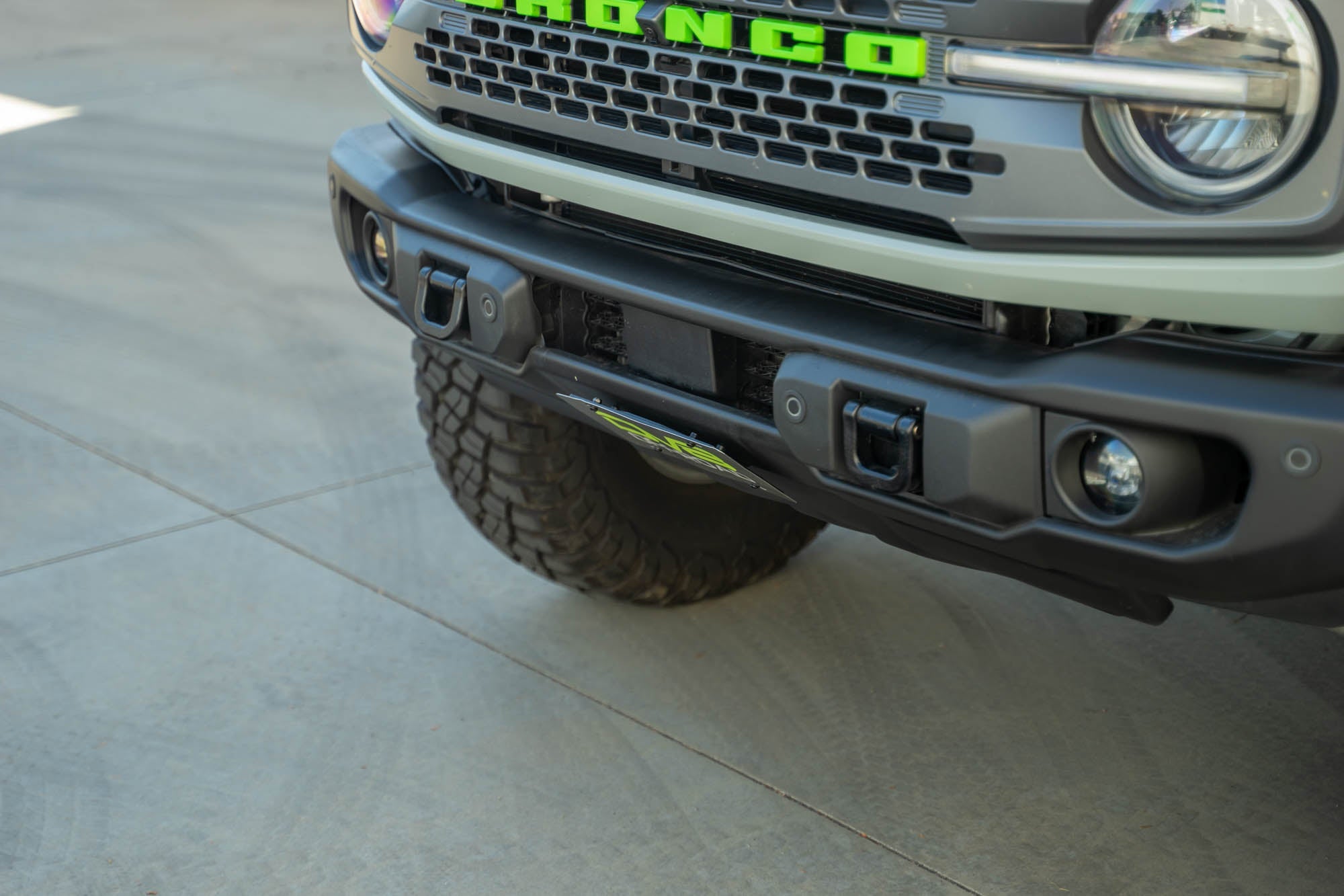 2021 2024 Ford Bronco Capable Bumper Slanted Front License Plate Mount DV8 Offroad