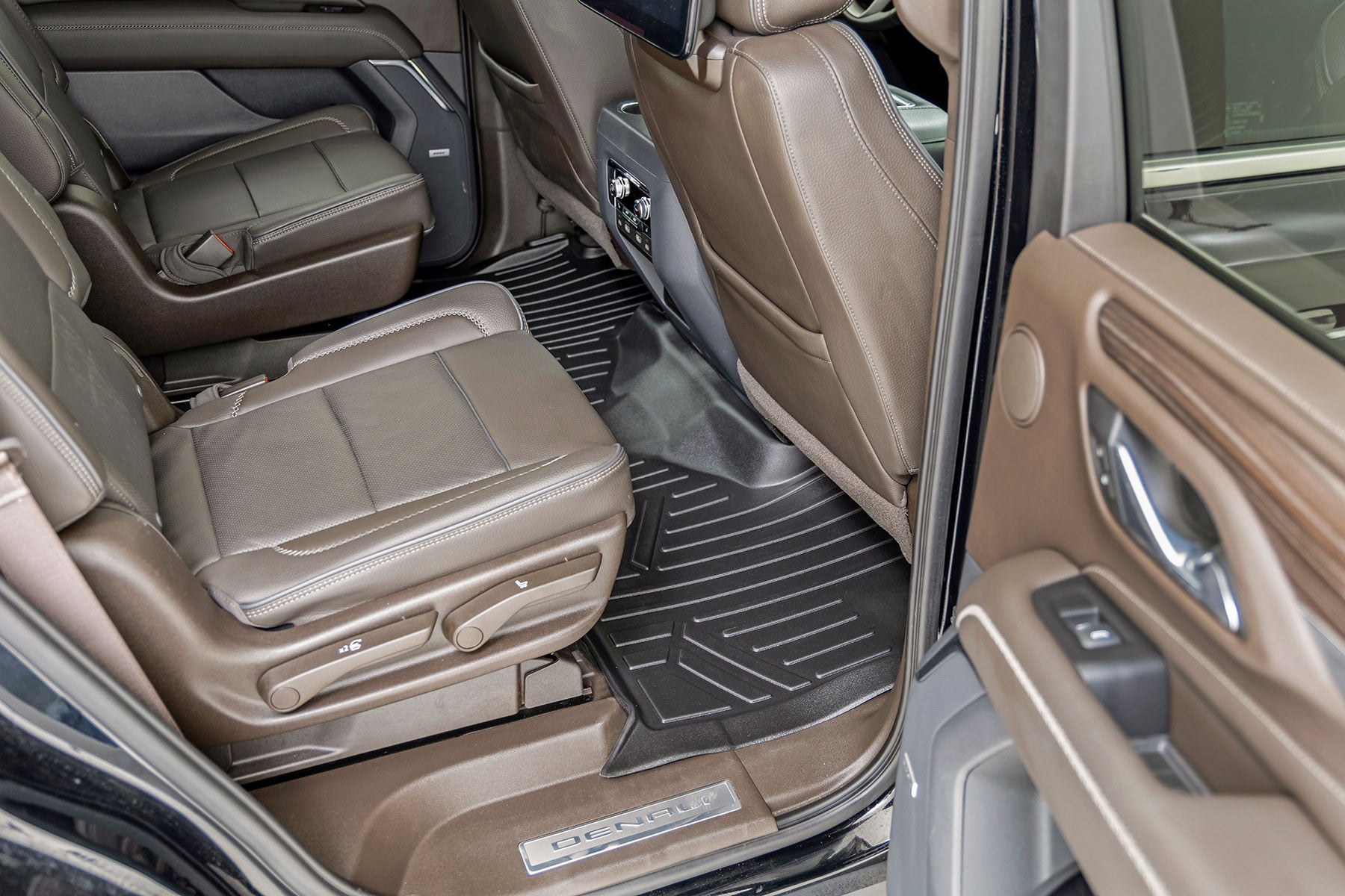 Floor Mats FR & RR FR/RR Bucket Chevy/GMC Tahoe/Yukon 2WD/4WD (21-26) Rough Country