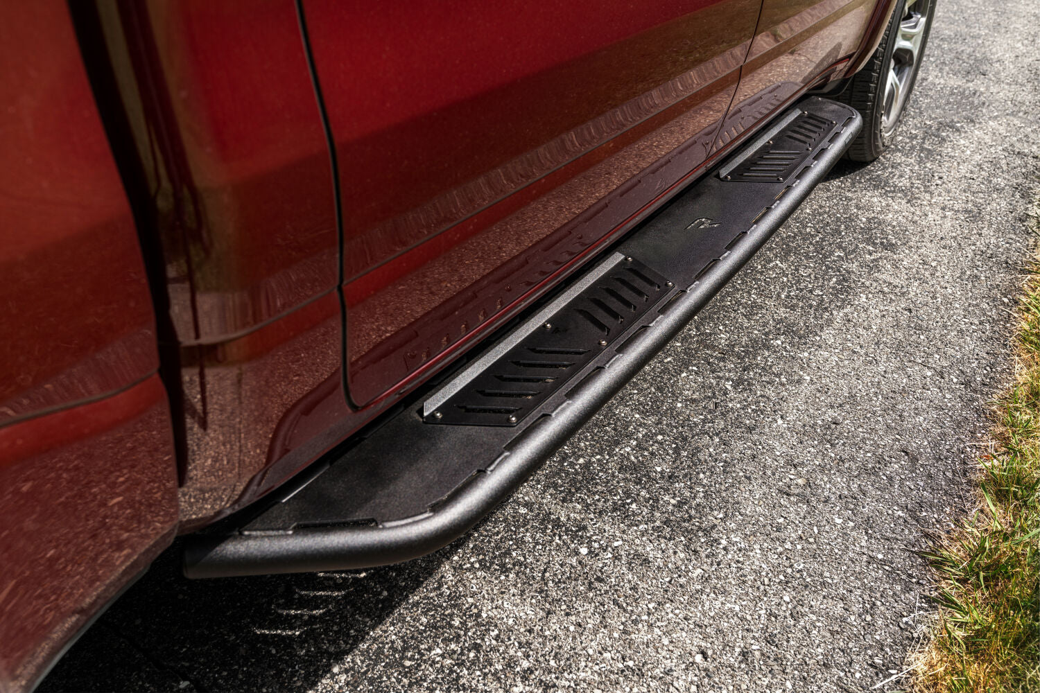 Roan Running Board Cab Length (2 Steps per Side) 2019-2025 (New Body Style) Ram 1500 Crew Cab Textured Black NFab