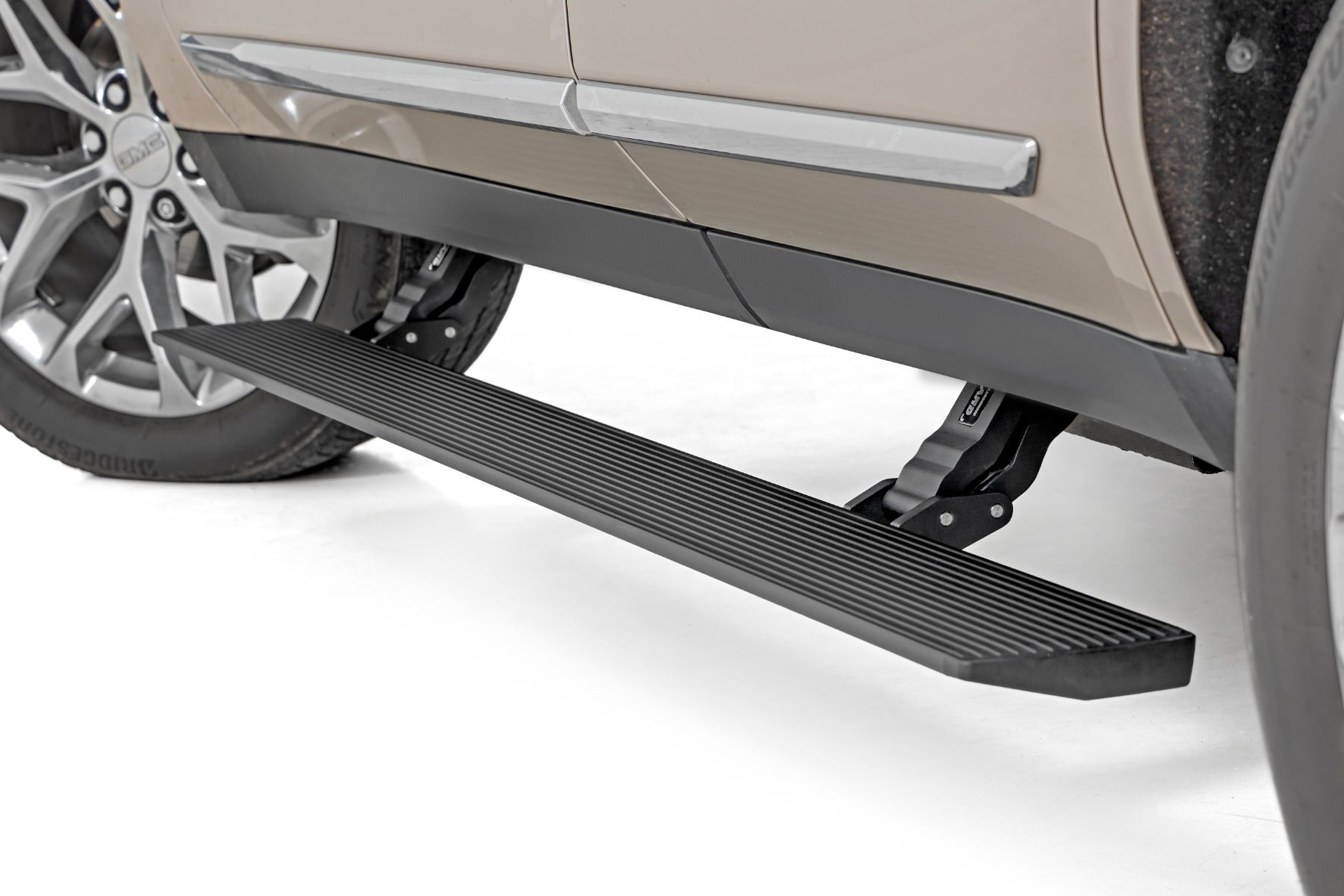 Power Running Boards Dual Electric Motor Crew Cab Chevy/GMC Tahoe/Yukon (21-26) Rough Country