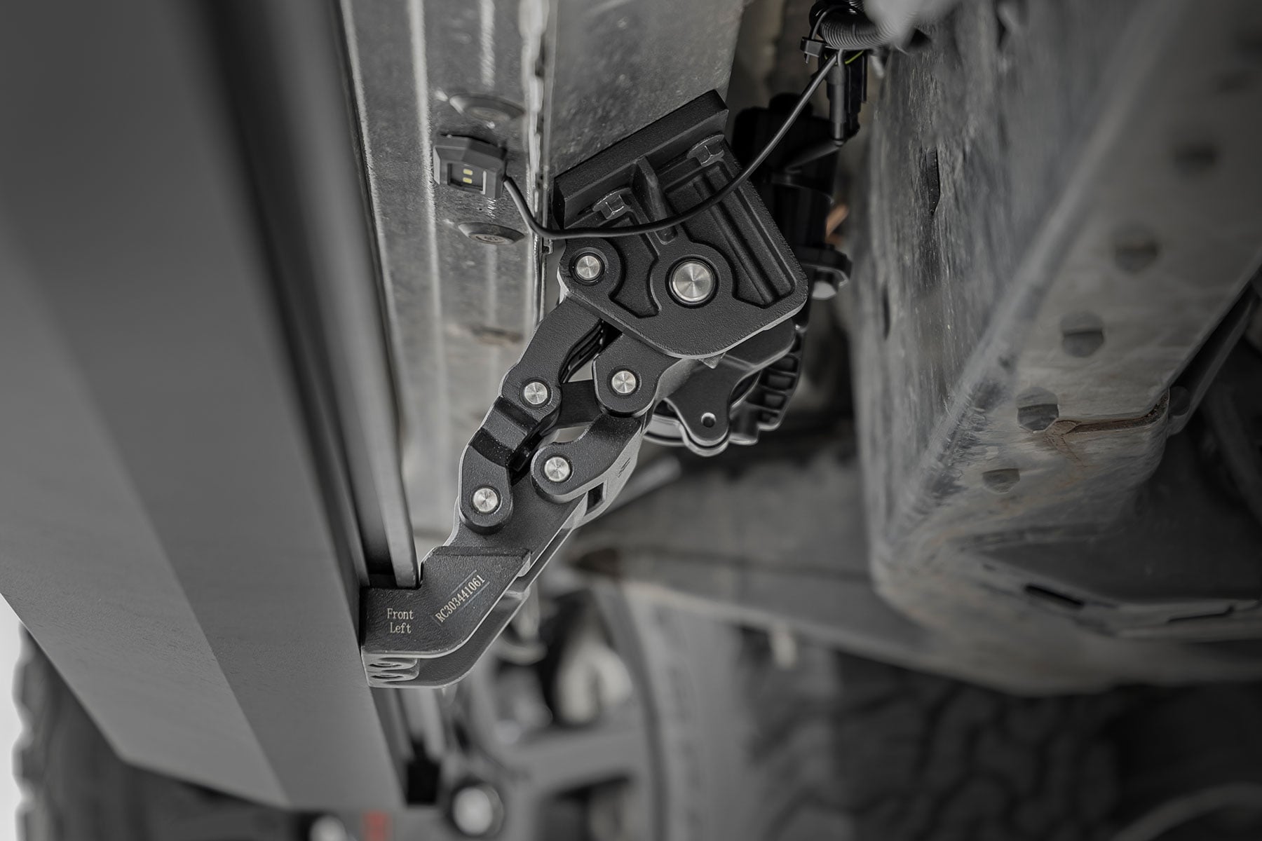 Power Running Boards Dual Electric Motor CrewMax Toyota Tundra (07-21) Rough Country
