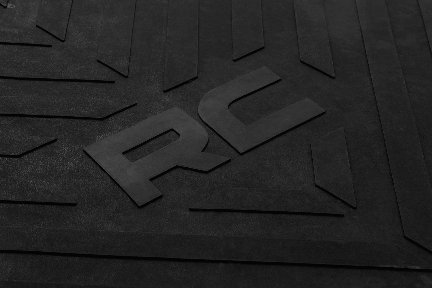 Bed Mat 6 Foot 9 Inch Bed RC Logo Chevy/GMC Silverado/Sierra 2500HD/3500HD (20-26) Rough Country