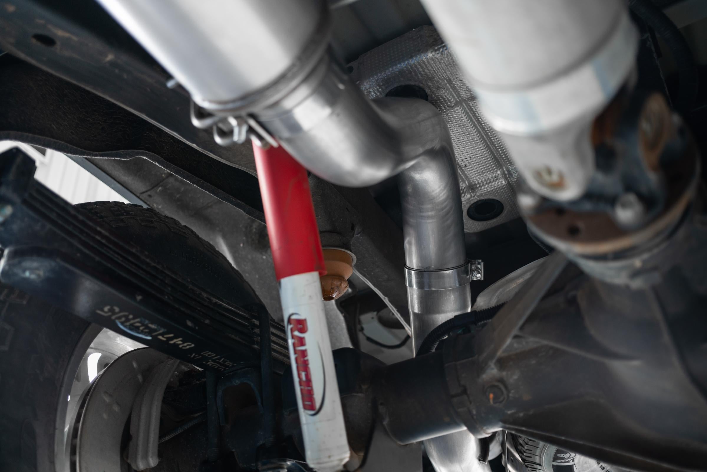 4 Inch Cat Back Exhaust System Single Side Exit 20-Up Silverado/Sierra 2500/3500 HD 6.6L V8 Armor Lite MBRP