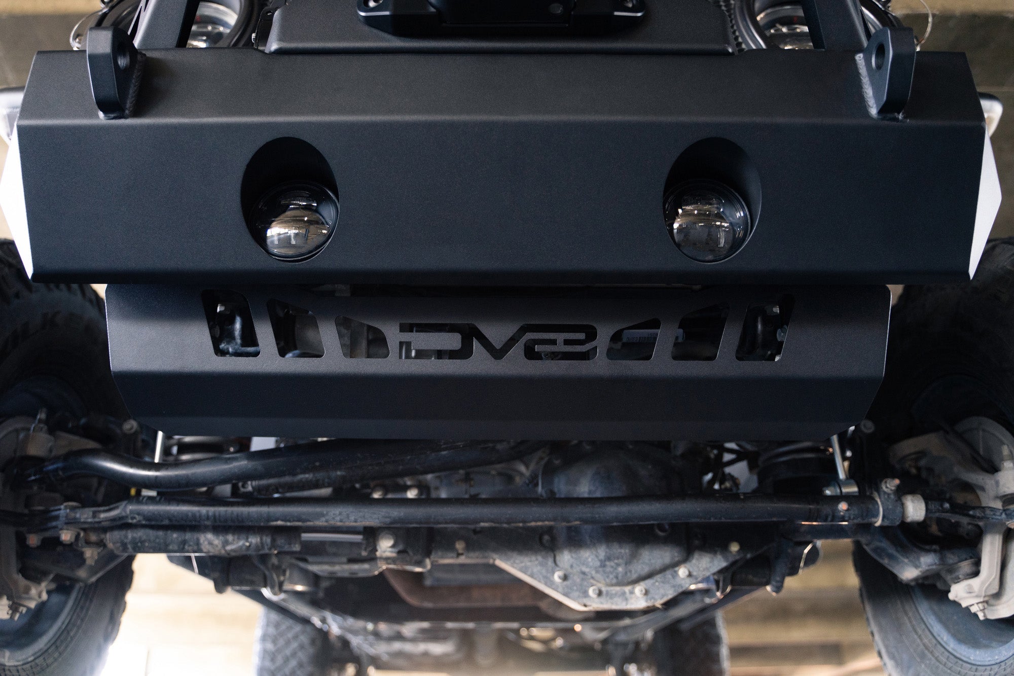 2018=2025 Jeep Wrangler JL JL Gladiator JT Front Bumper Sway Bar Disconnect Motor Skid Plate DV8 Offroad