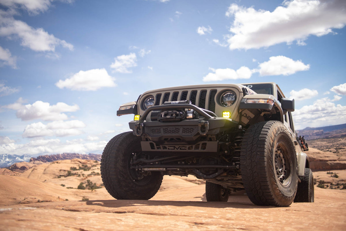 2018=2025 Jeep Wrangler JL JL Gladiator JT Front Bumper Sway Bar Disconnect Motor Skid Plate DV8 Offroad