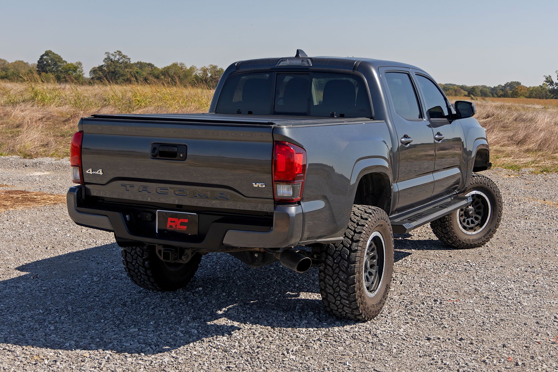 HD2 Aluminum Running Boards Double Cab Toyota Tacoma 2WD/4WD (2005-2023) Rough Country
