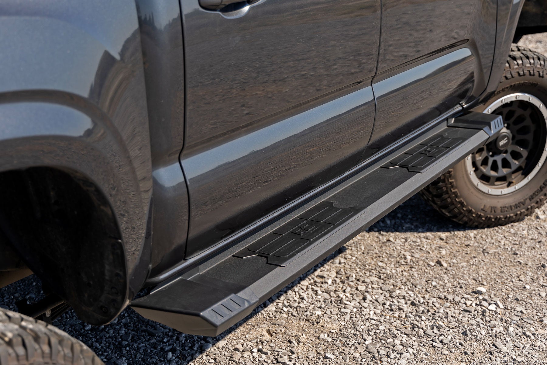 HD2 Aluminum Running Boards Double Cab Toyota Tacoma 2WD/4WD (2005-2023) Rough Country