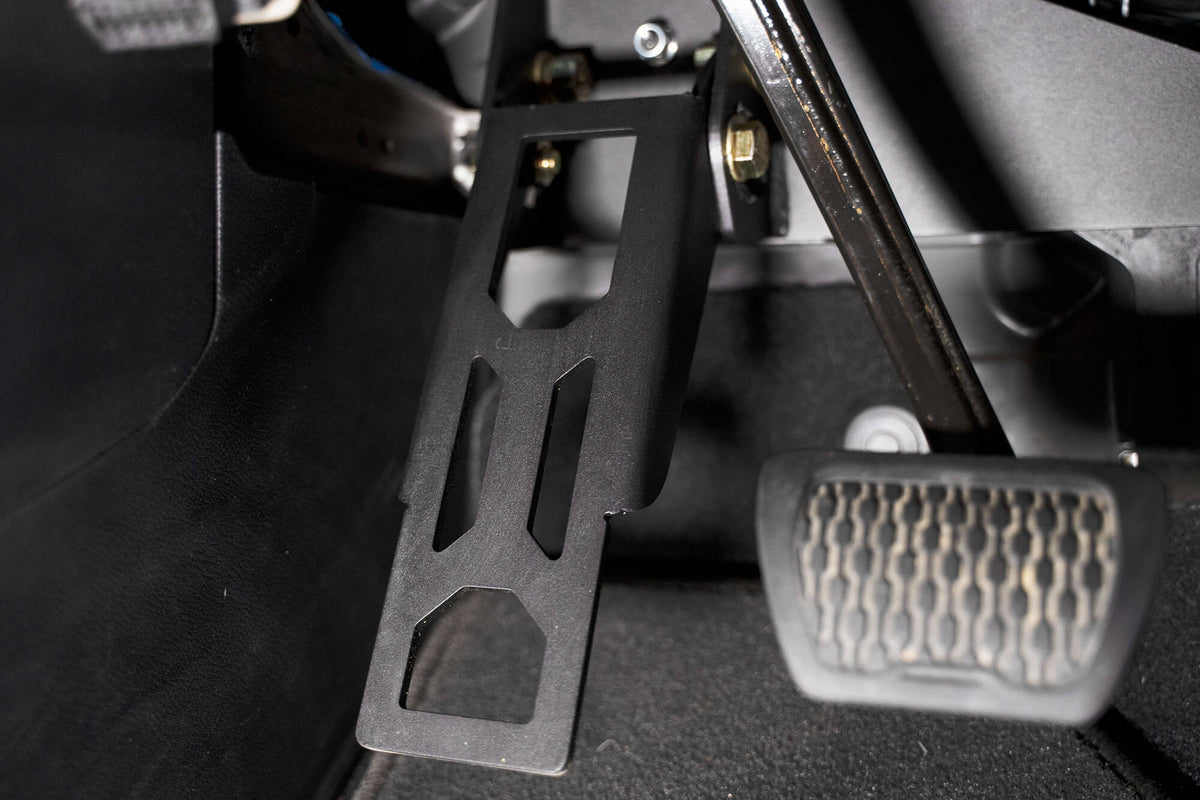 2020 2025 Jeep Wrangler JL JLU Gladiator JT Adjustable Dead Pedal DV8 Offroad