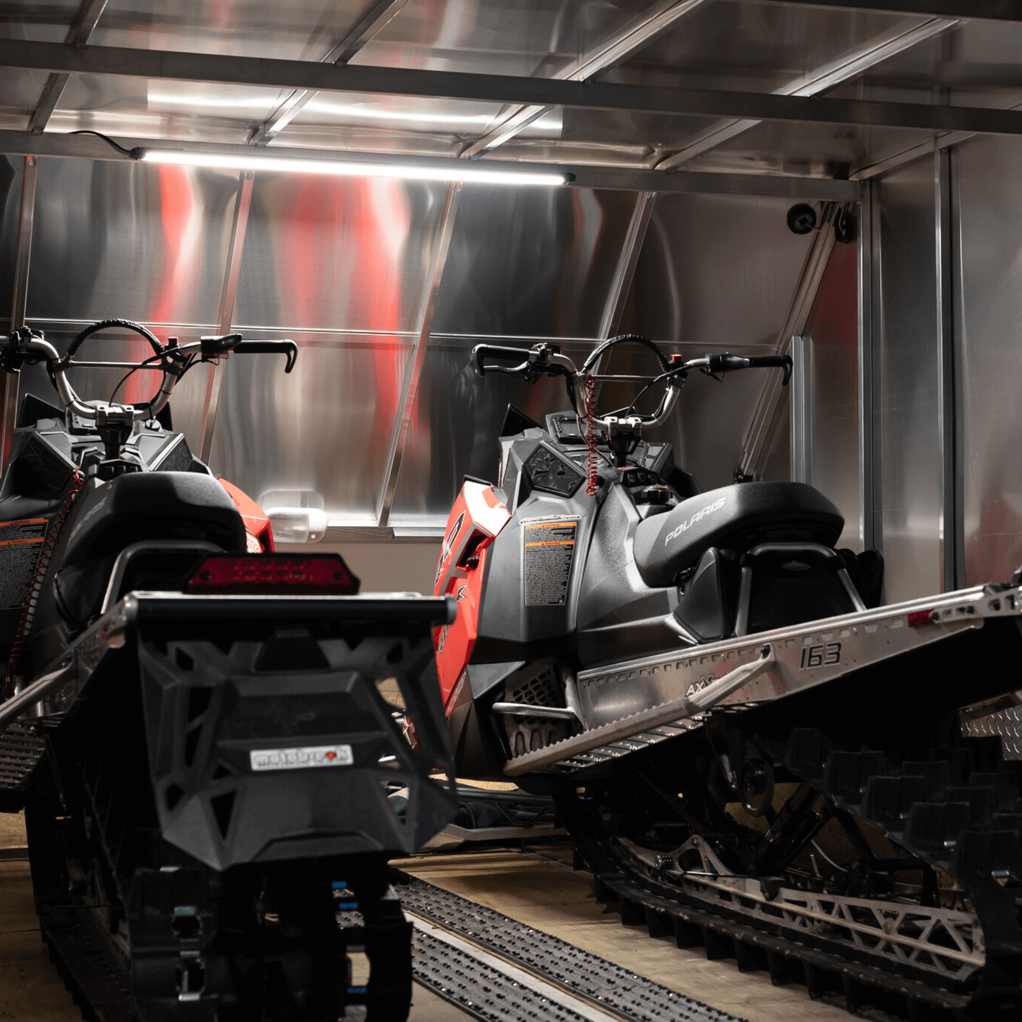 V Series 40" Light