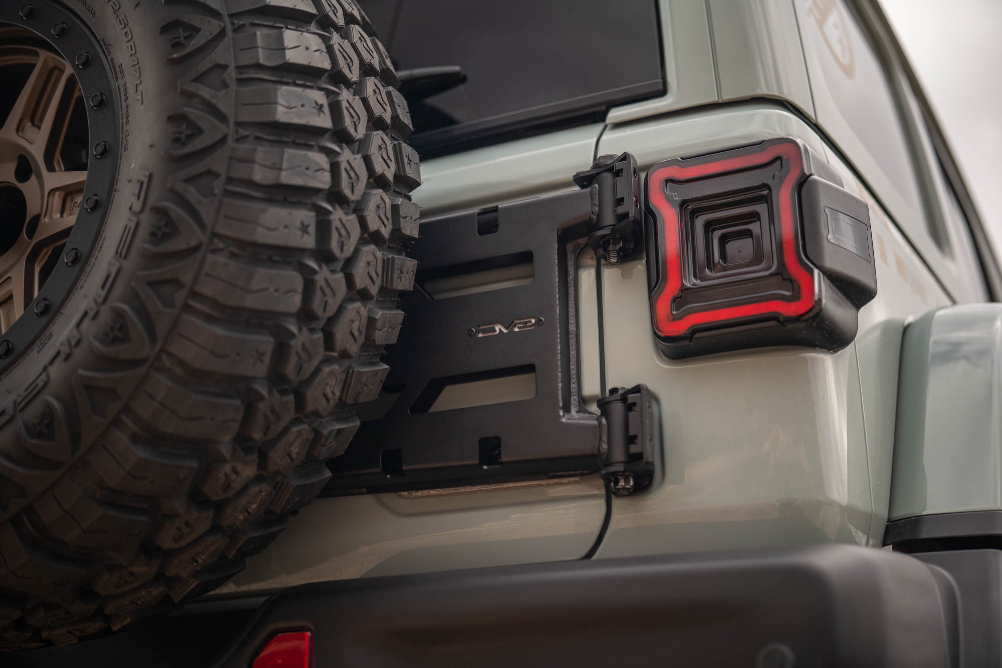 2018 2025 Jeep Wrangler JL Spare Tire Carrier DV8 Offroad