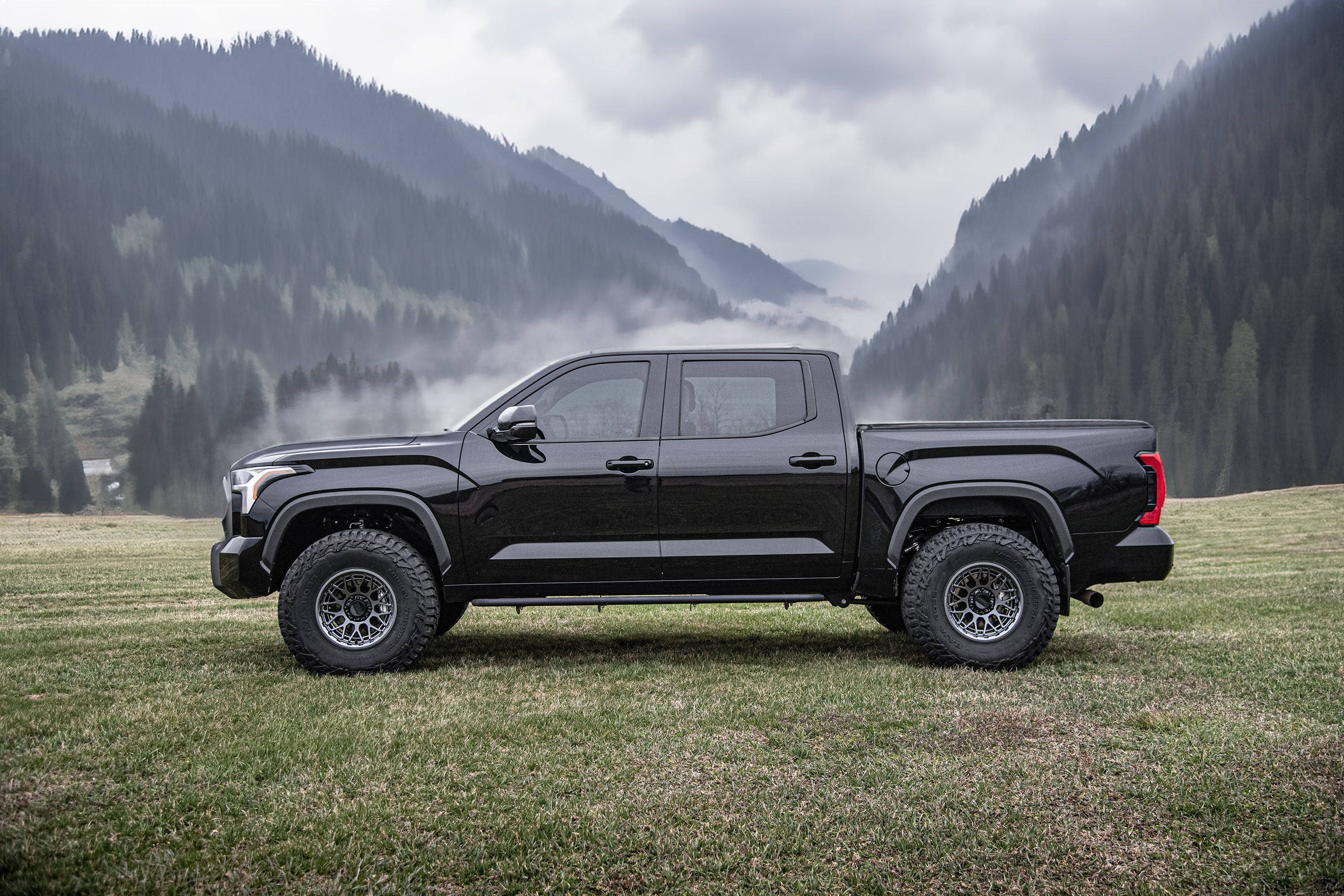 2.25 Inch Lift Kit | FOX 3.0 Internal Bypass Factory Race Series | Toyota Tundra (22-26) 4WD