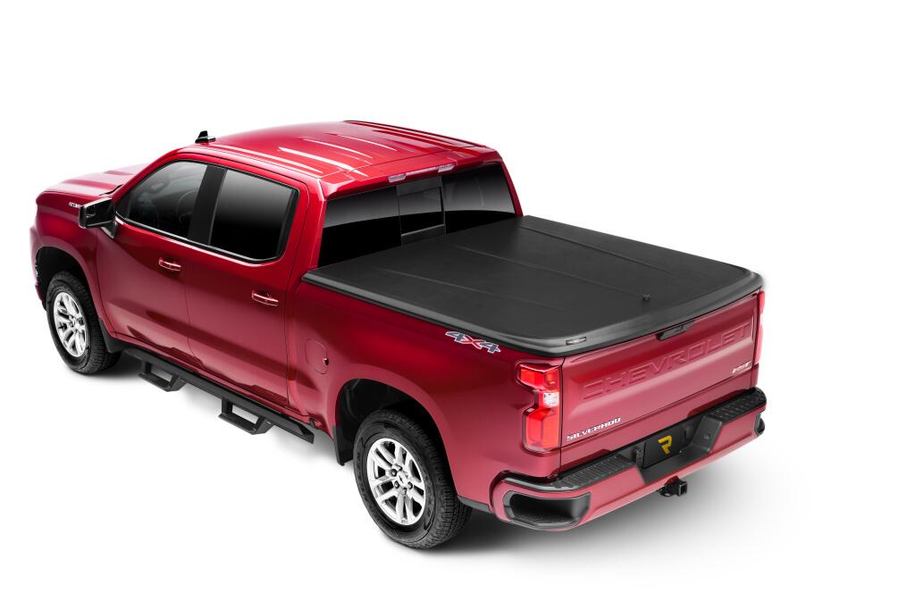 Tonneau Cover SE 2019 (New Body Style) 2026 Silverado 5 Foot 9 Inch Bed Black Textured UnderCover