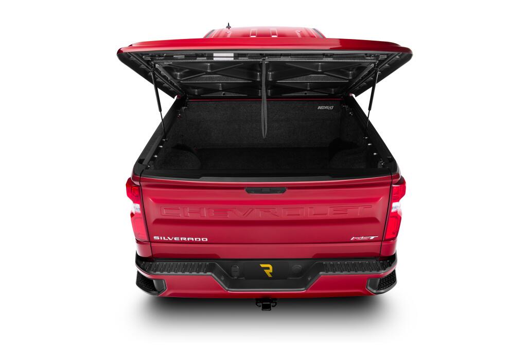 Tonneau Cover LUX 2019 (New Body Style) 2023 Silverado 5 Foot 9 Inch Bed Oakwood Metallic UnderCover