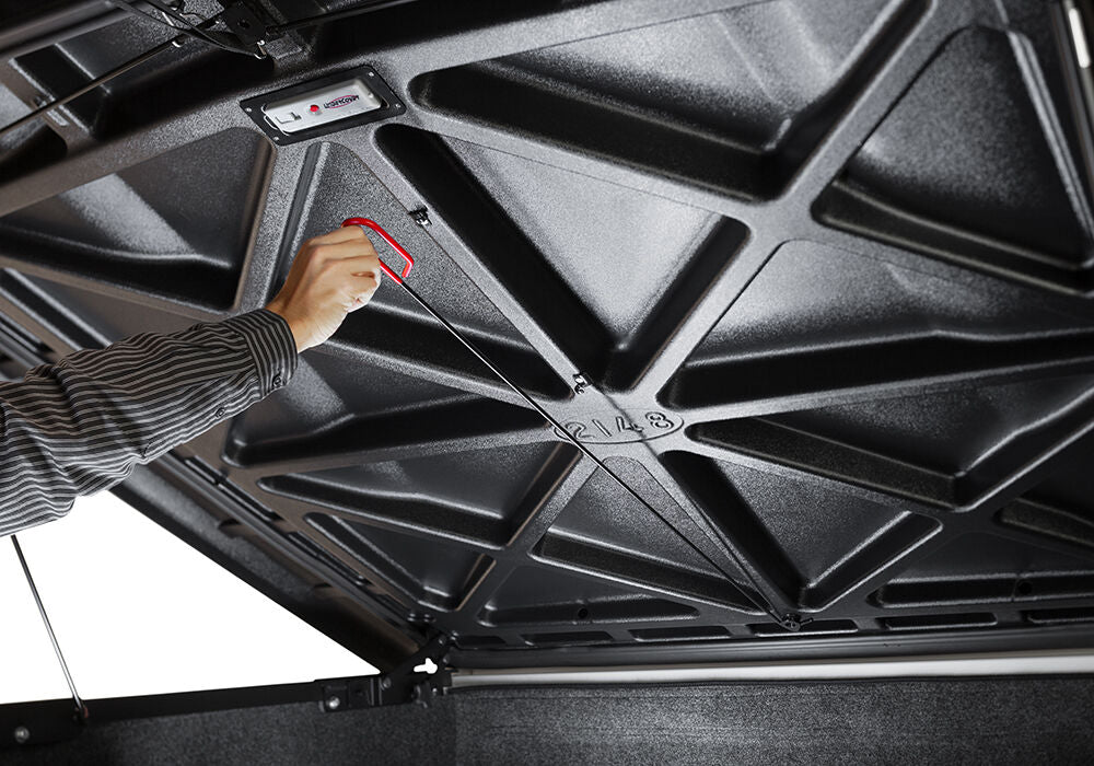 Tonneau Cover Elite 2021-2026 Ford F-150 5 Foot 7 Inch Bed Crew (Includes Lightning) Without Pro-Access Tailgate Black Textured UnderCover