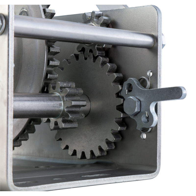 CURT Hand-Crank 2-Speed Winch, 2,600 lbs, 12.7:1 Low Gear Ratio, 10.6" Handle Model 29526