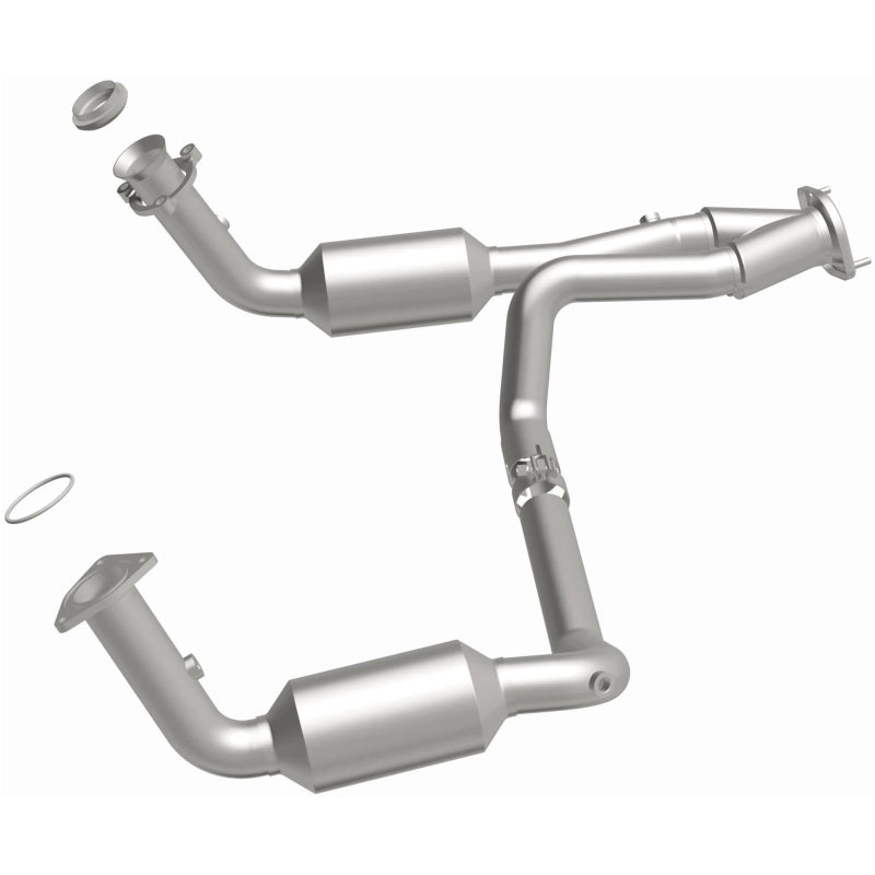 MagnaFlow DF Catalytic Conv OEM 2005 GMC Sierra/Chevrolet Silverado 1500/Cadillac Escalade Underbody
