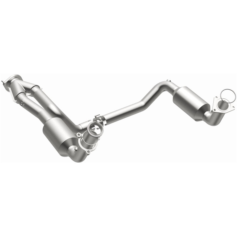 MagnaFlow DF Catalytic Conv OEM 2005 GMC Sierra/Chevrolet Silverado 1500/Cadillac Escalade Underbody