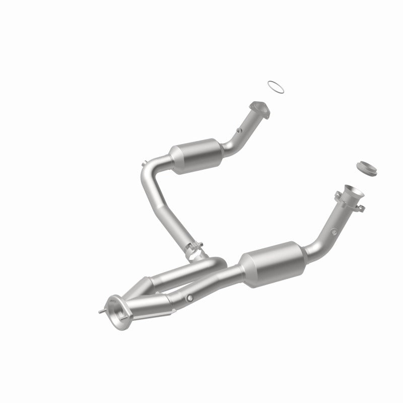 MagnaFlow DF Catalytic Conv OEM 2005 GMC Sierra/Chevrolet Silverado 1500/Cadillac Escalade Underbody