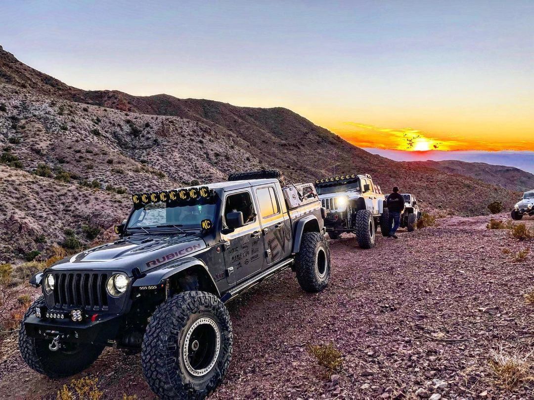 JT (GAS) 3-5 Inch LIFT KING 2.5 inch COILOVER Enforcer PRO Stage 4 PLUS JEEP GLADIATOR