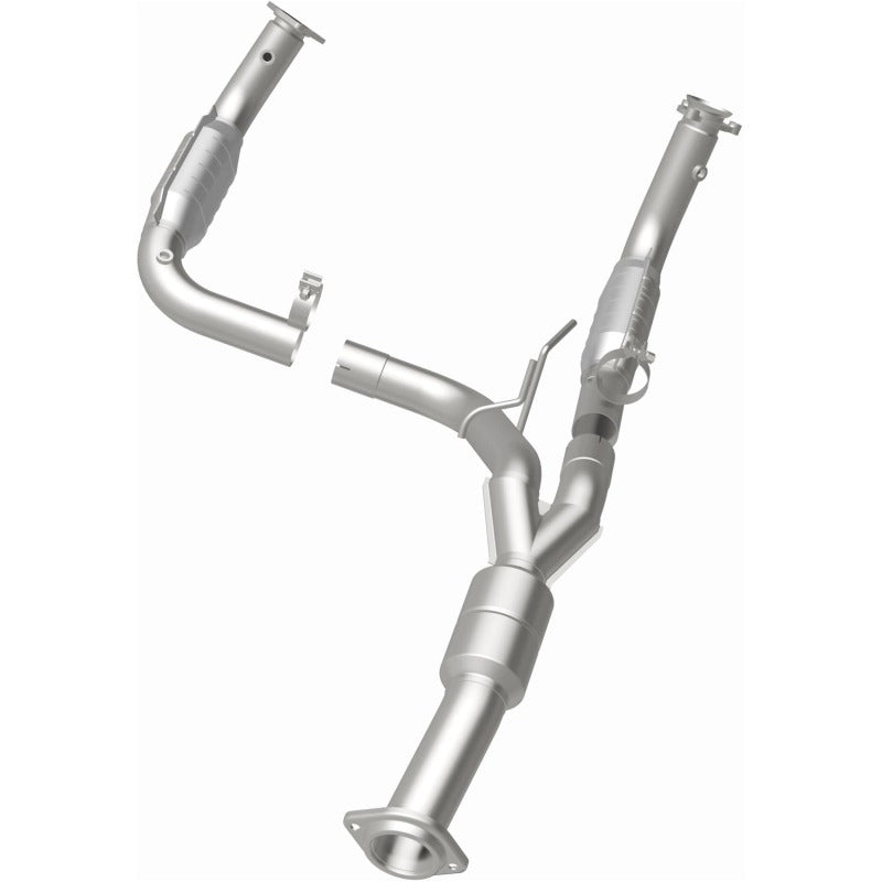 MagnaFlow Direct Fit Catalytic Converter 11-13 Chev Silverado 2500 HD/3500 HD 6.0L