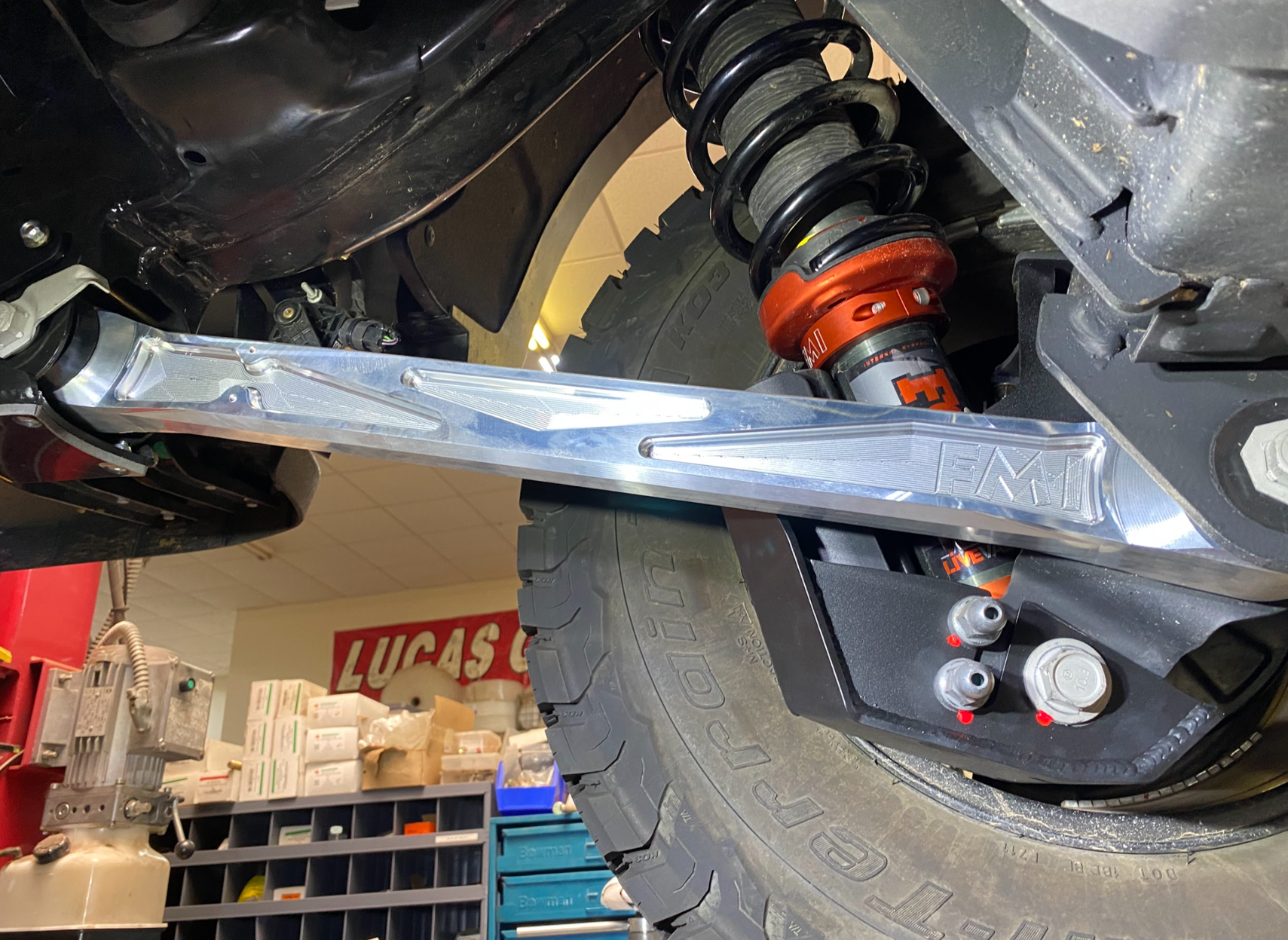 2024 Ranger Raptor rear lower billet aluminum suspension arms featuring Ultra-Flex joints for enhanced offroad performance.