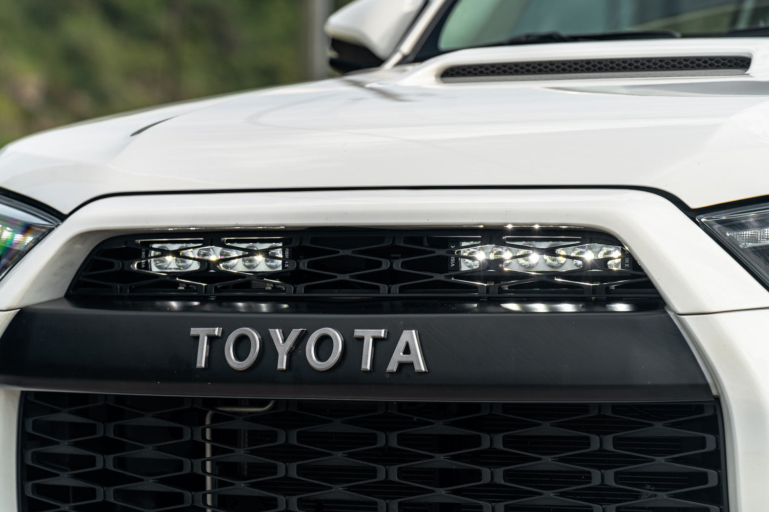 2014-2023 Toyota 4-Runner Grille Light Bar Kit