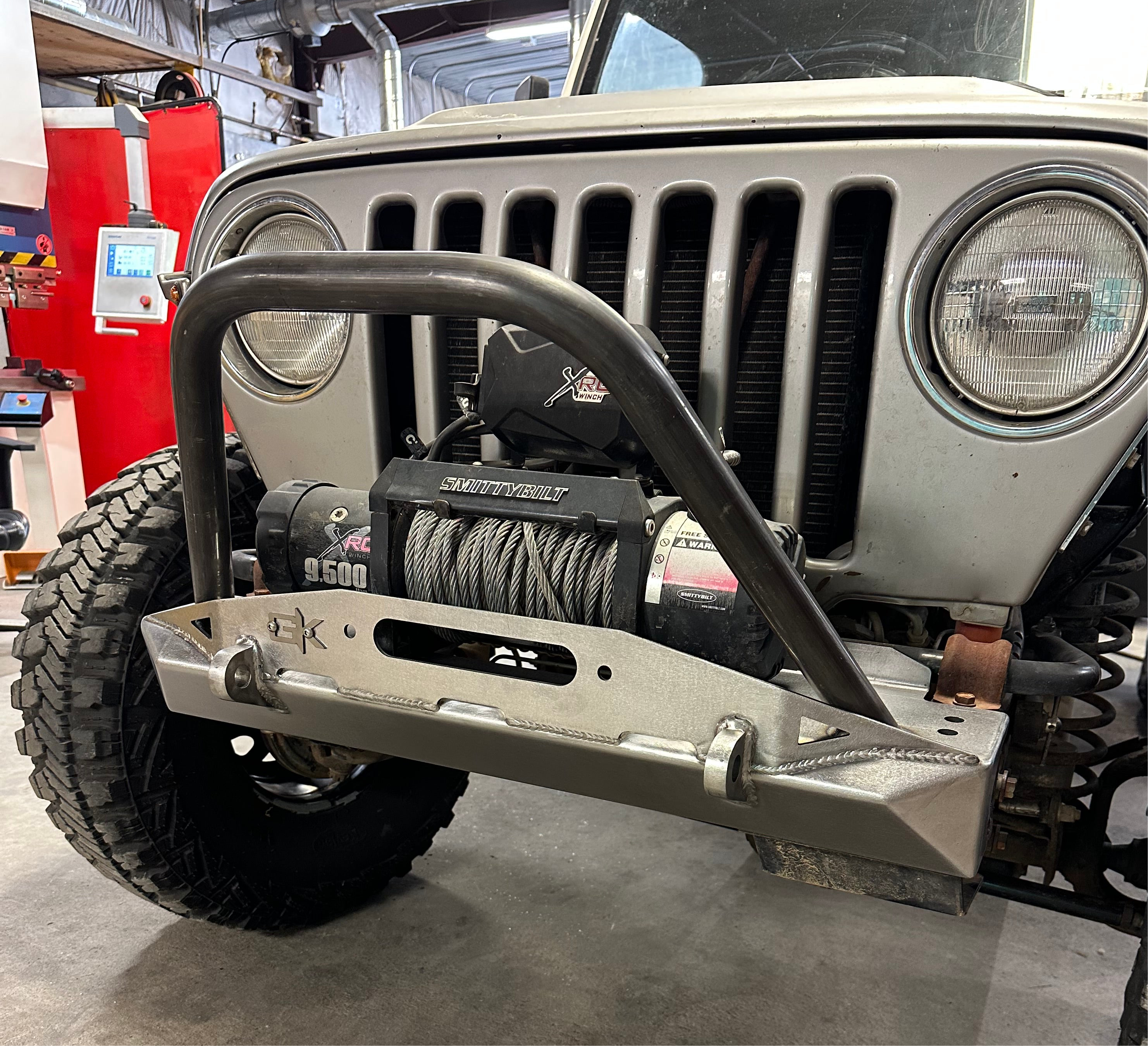 Front Diamond Series Stubby Bumper for Jeep TJ Wrangler (97-06)