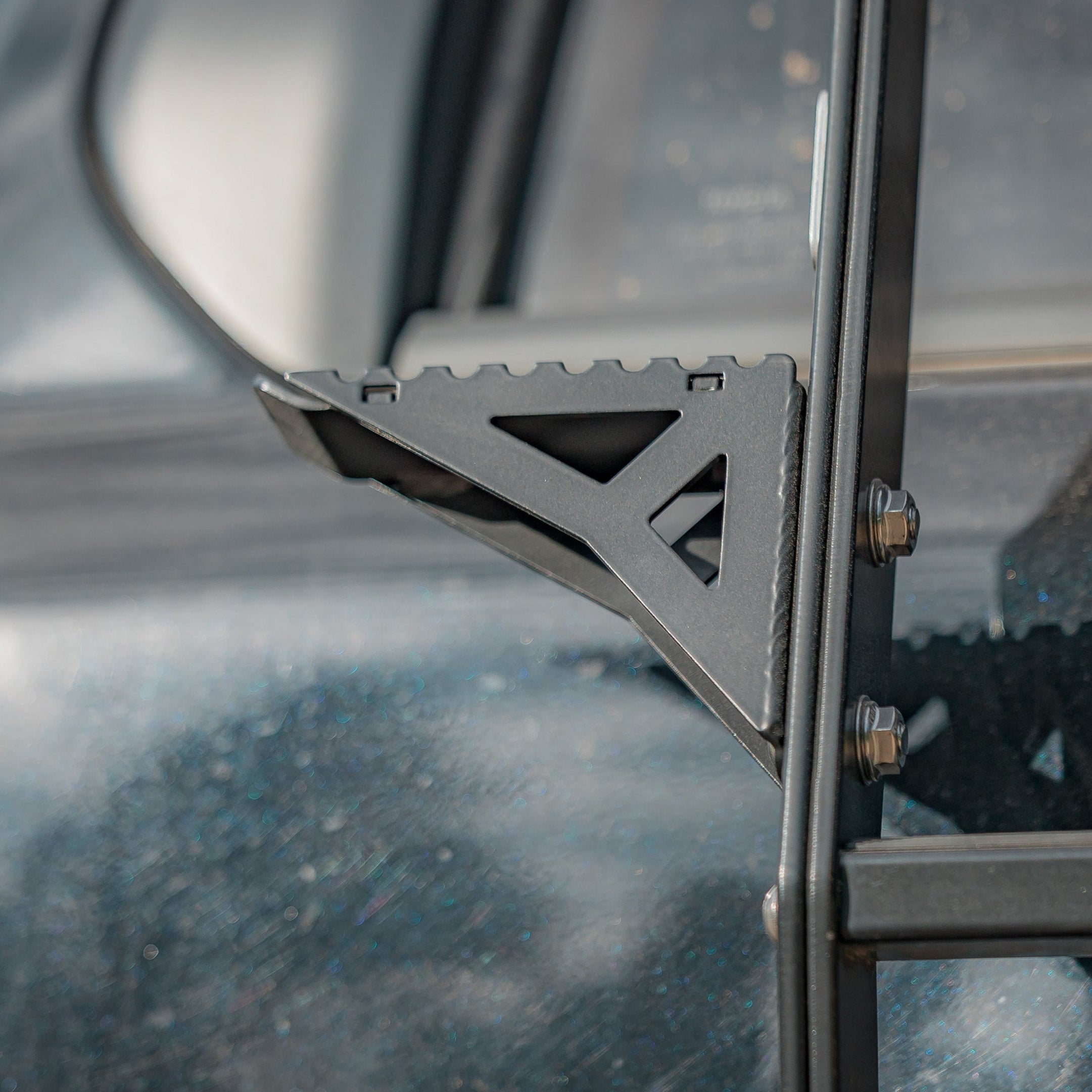 Summit Hatch Ladder Side Step / 5th Gen / 2010+