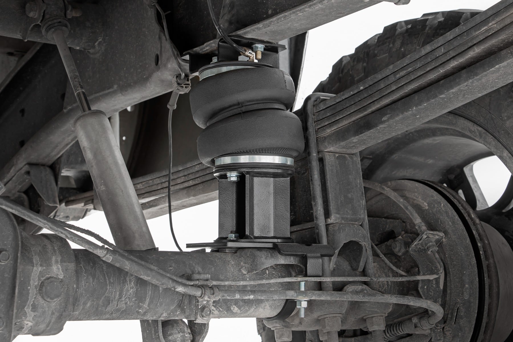 Air Spring Kit w/compressor Wireless Controller 0-6 Inch Lift Silverado/Sierra 2500HD (01-10) Rough Country