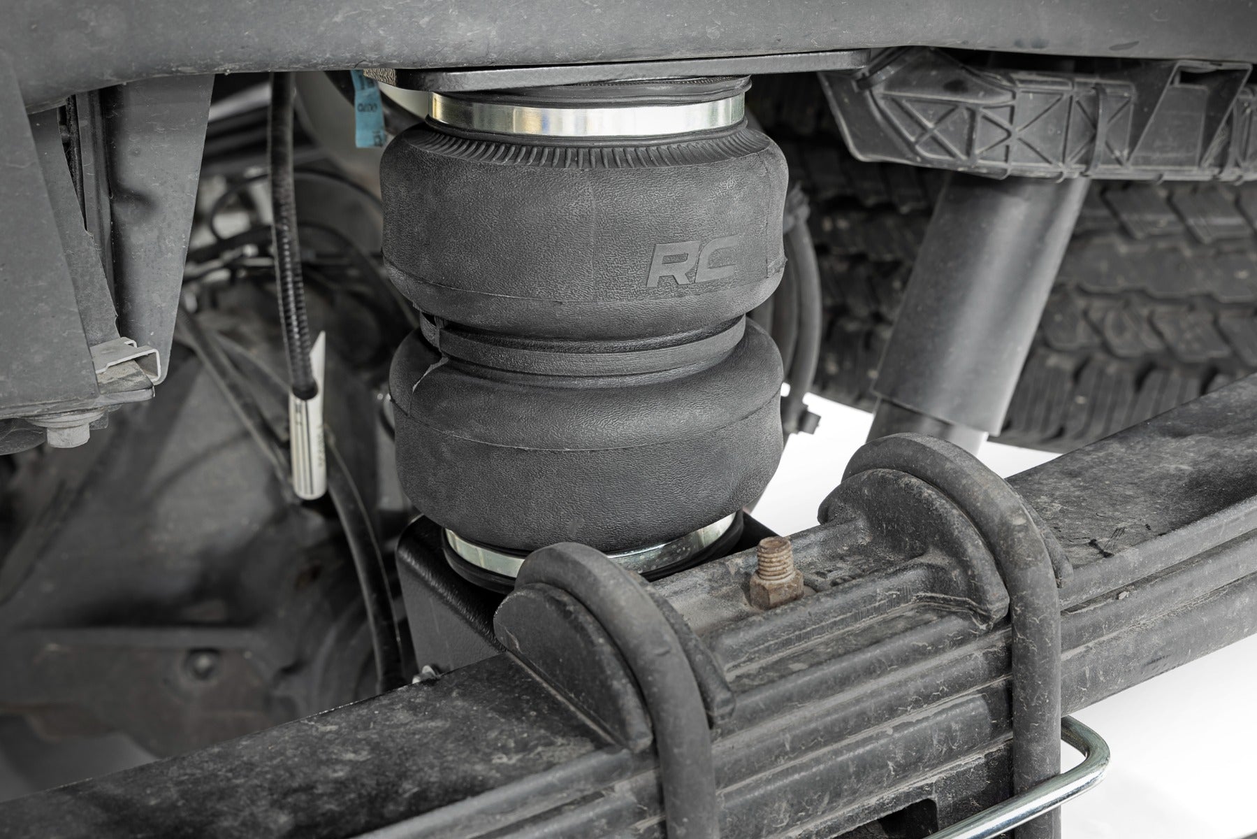 Air Spring Kit w/compressor Ford F-250/F-350 Super Duty 4WD (2017-2022) Rough Country
