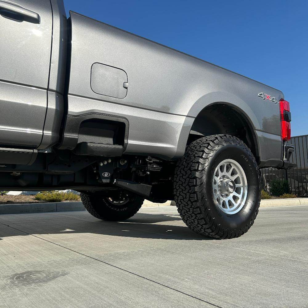 3.5-5.5 inch lift kit installed on a 2023 F250/F350, showcasing enhanced suspension and off-road tires.