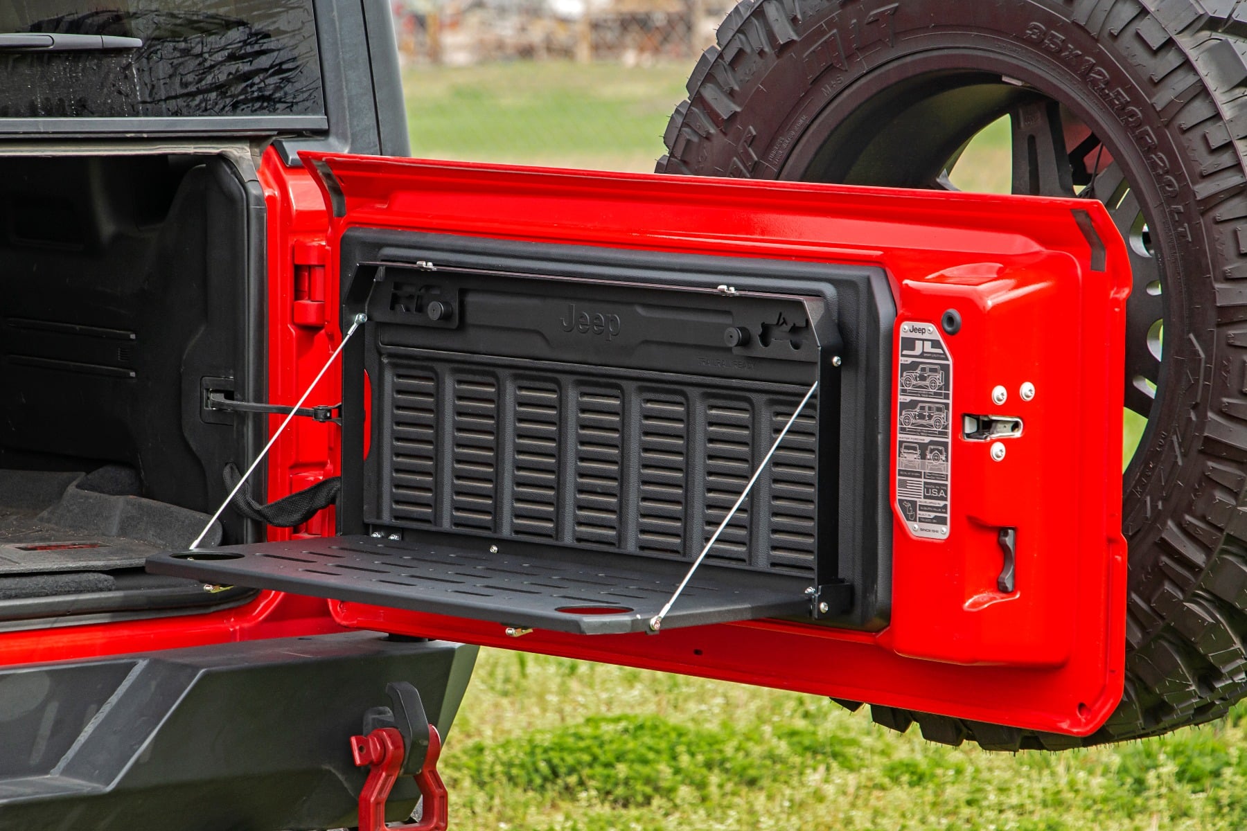 Tailgate Table Jeep Wrangler JL (18-26)/Wrangler Unlimited (18-26) Rough Country