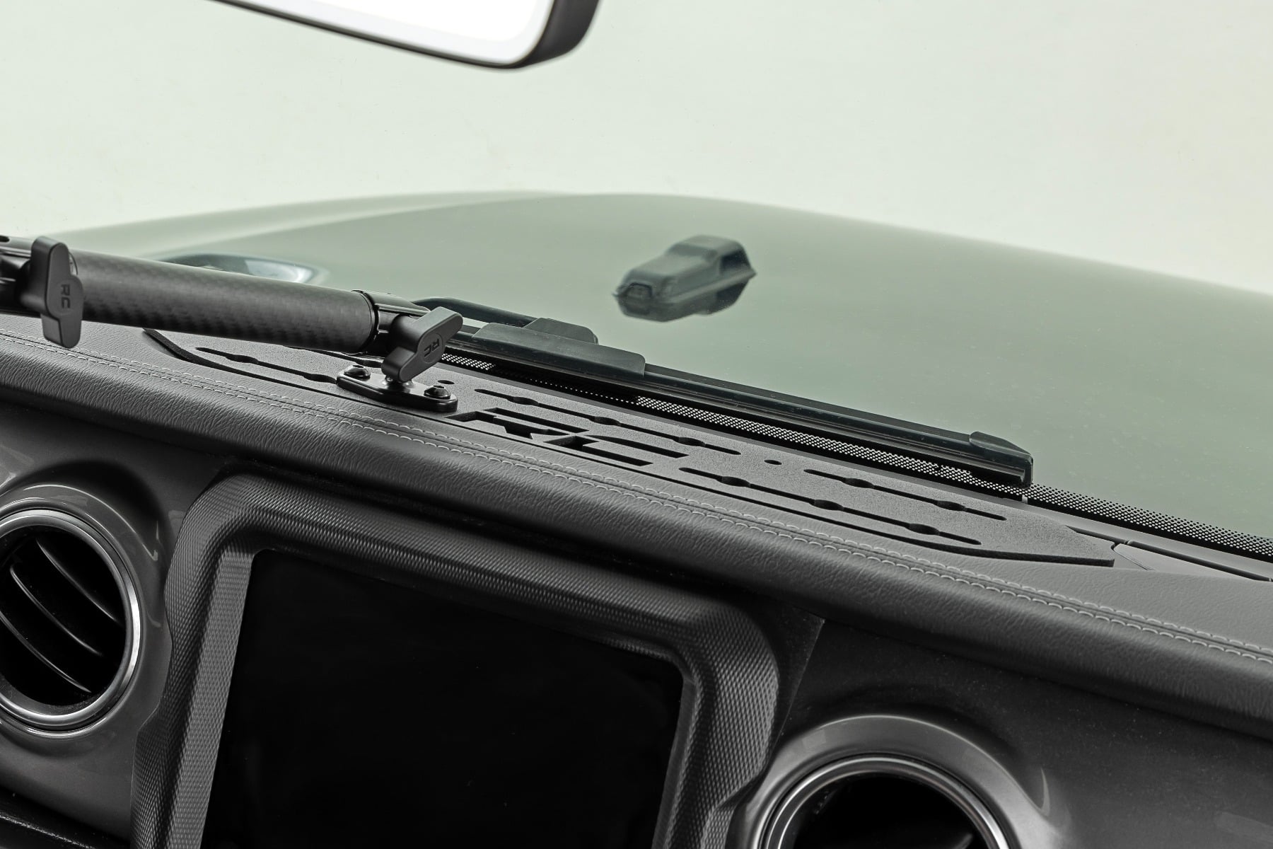 Dash Mount 8 Inch Mount Kit Jeep Gladiator JT/Wrangler JL 4WD (2018-2026) Rough Country
