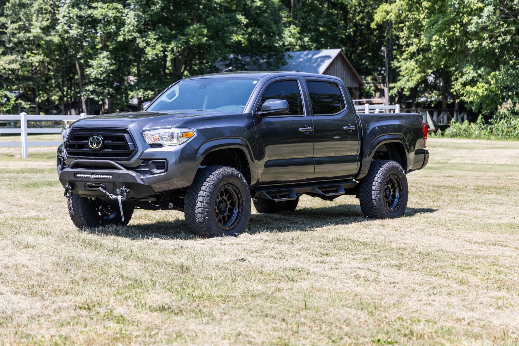 Front Bumper Hybrid 12000-Lb Pro Series Winch Synthetic Rope Toyota Tacoma (16-23) Rough Country