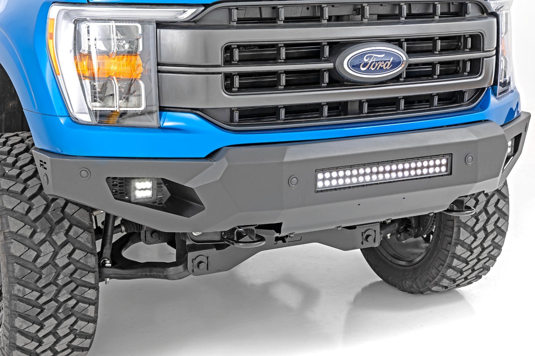 High Clearance Front Bumper LED Lights & Skid Plate Ford F-150 (21-23) Rough Country