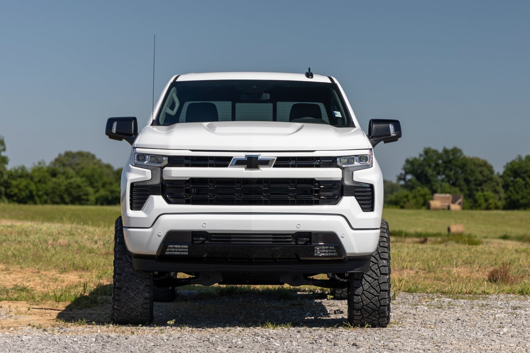 6 Inch Lift Kit M1 Struts/M1 Chevy Silverado 1500 4WD (2025-2026) Rough Country