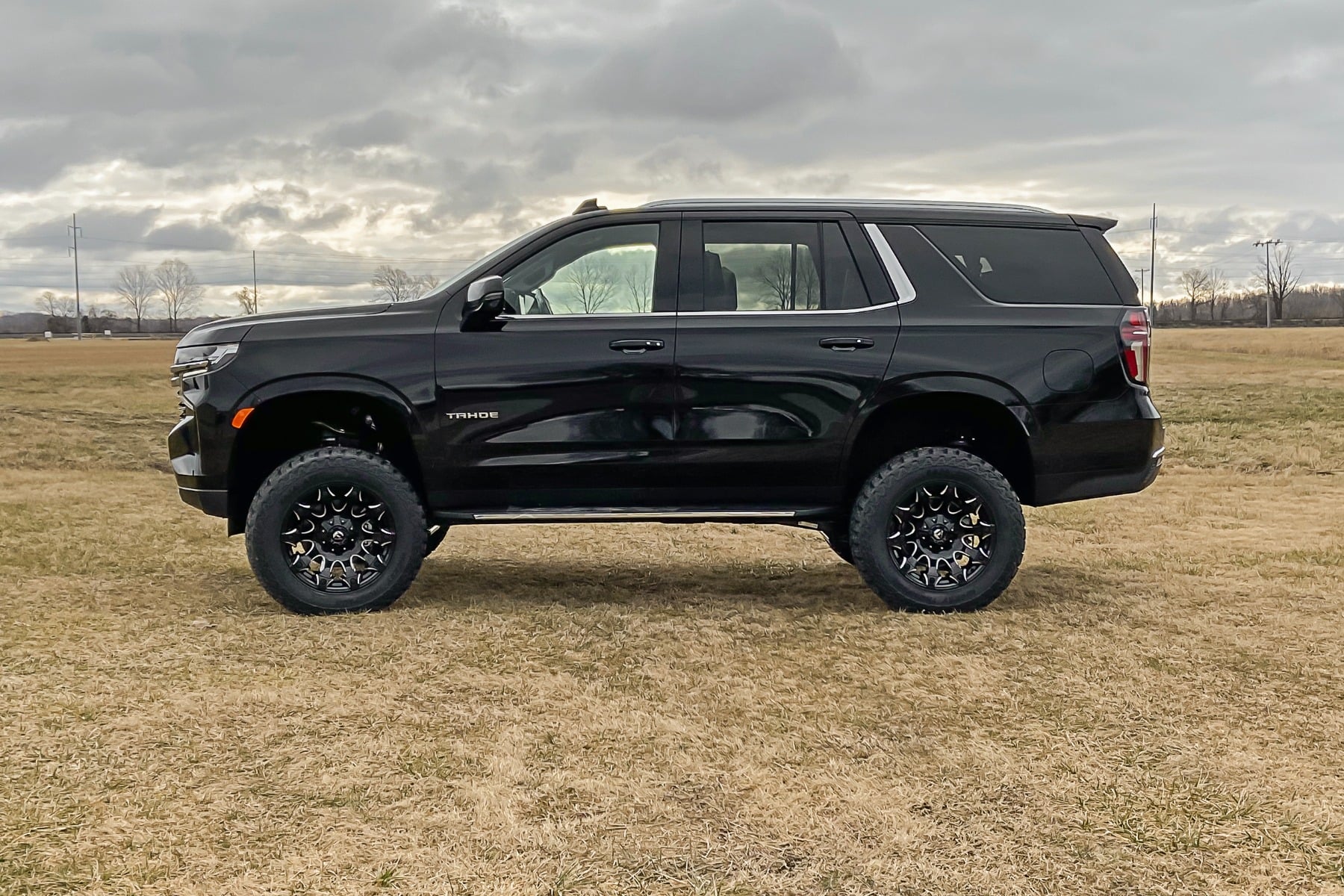 6 Inch Lift Kit M1 Struts Chevy/GMC Tahoe/Yukon 4WD (2021-2026) Rough Country