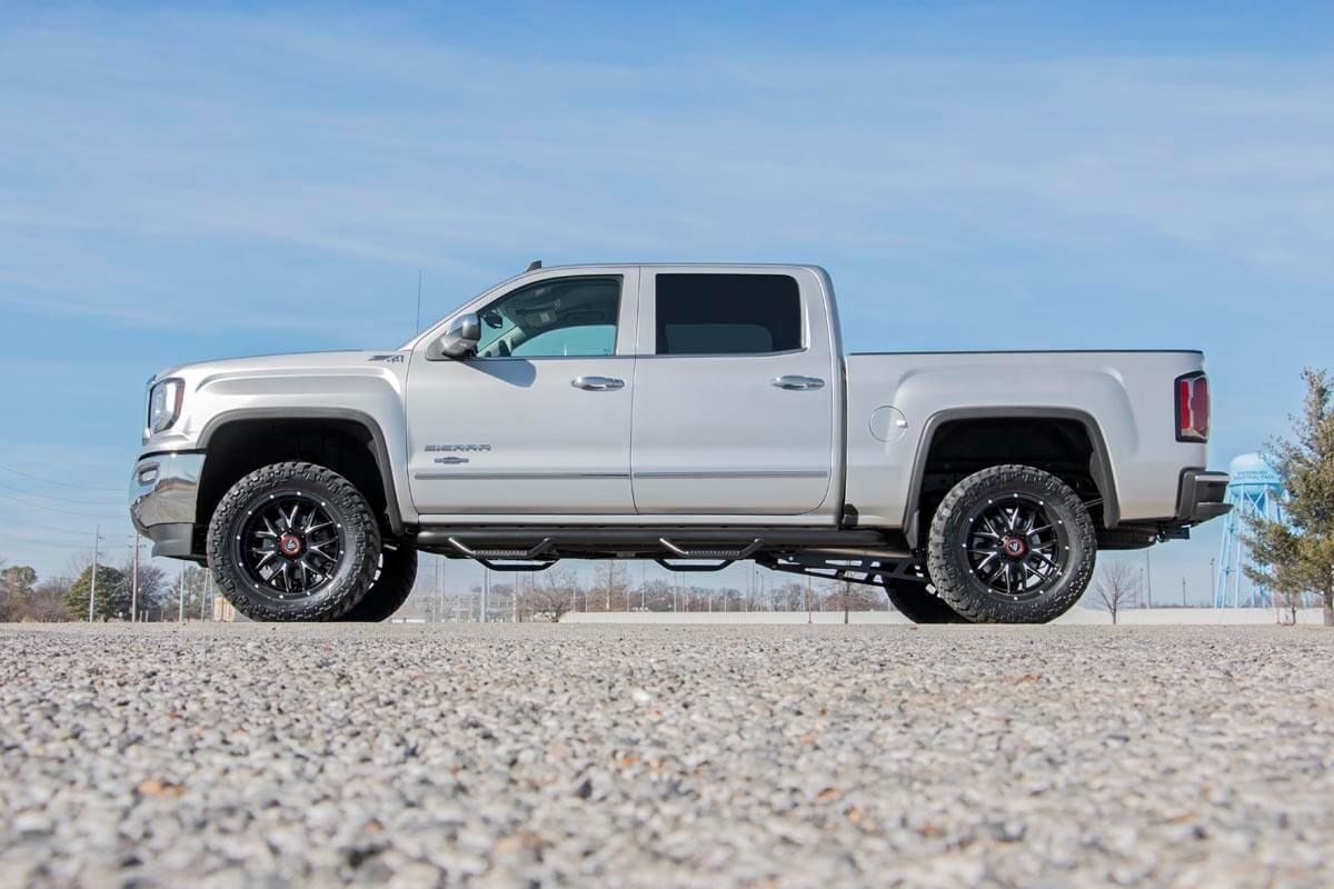 3.5 Inch Lift Kit Cast Steel LCA FR M1 Silverado/Sierra 1500 (14-18 & Classic) Rough Country