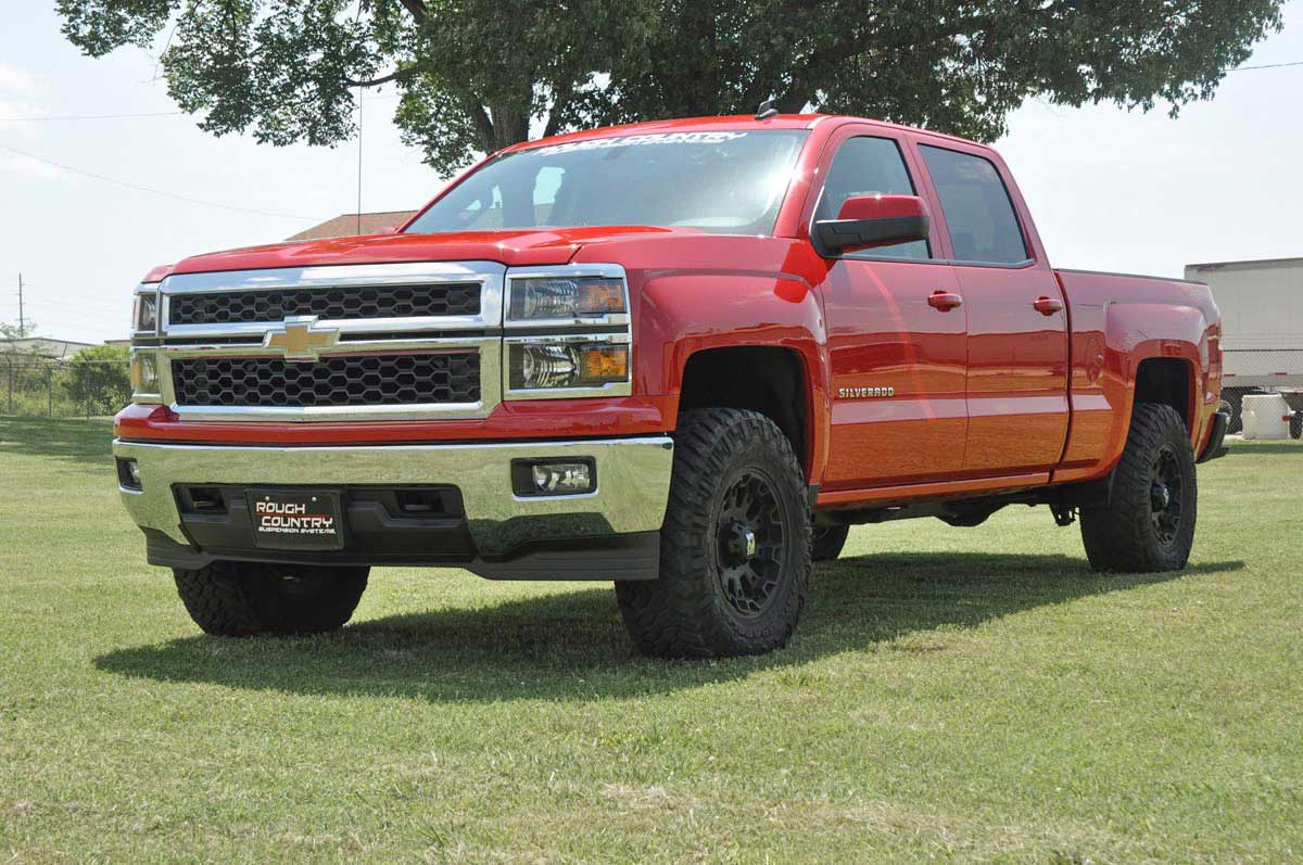 2.5 Inch Lift Kit Alu/Cast Steel N3 Strut Silverado/Sierra 1500 (07-18) Rough Country