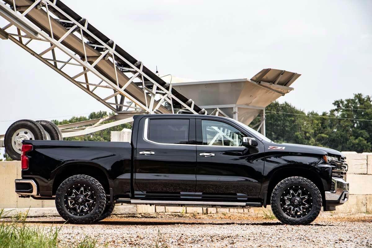 2 Inch Leveling Kit Chevy/GMC Sierra 1500 (19-26)/Silverado 1500 (19-26) Rough Country