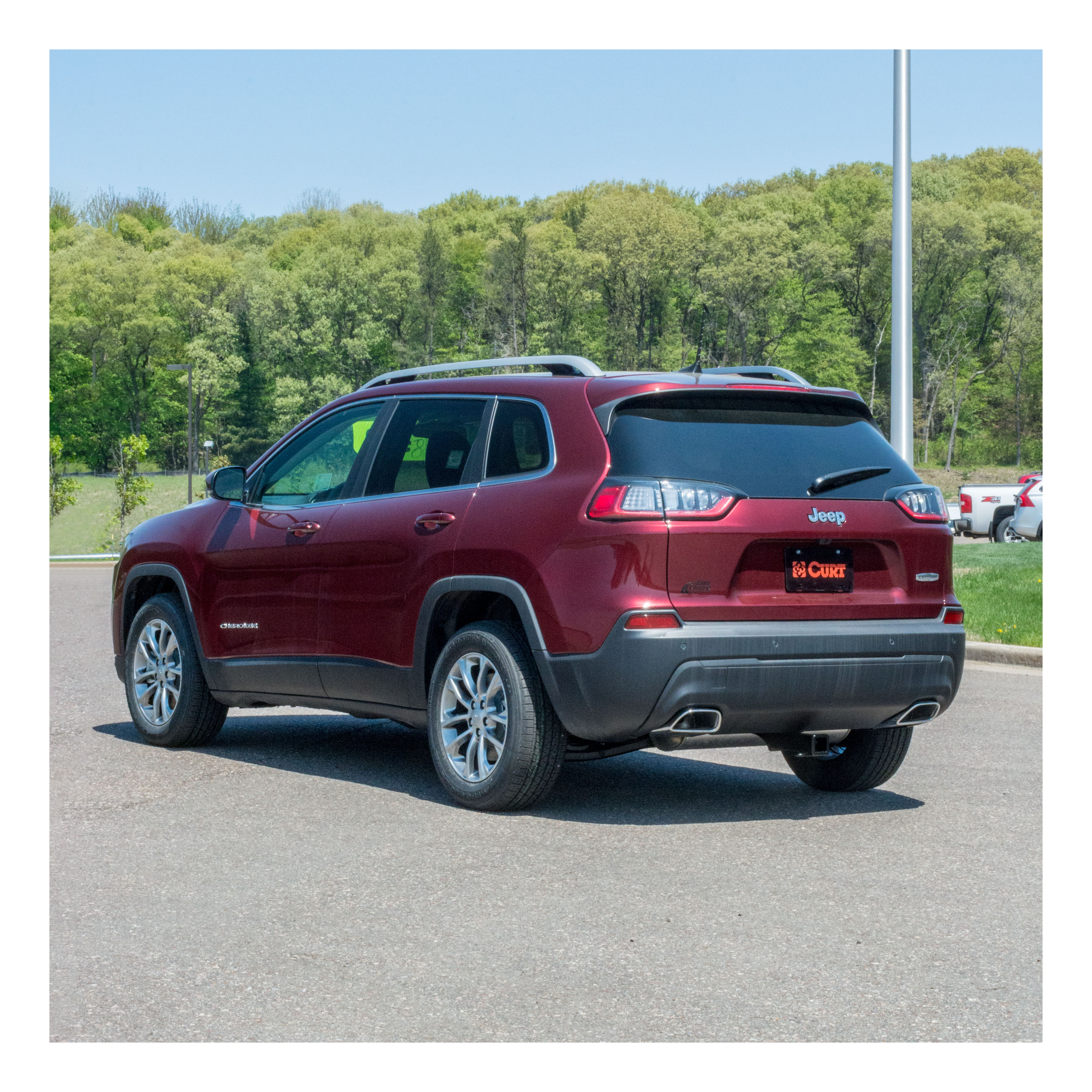 CURT Class 3 Trailer Hitch, 2-In Receiver, Concealed Main Body, Fits Select Jeep Cherokee KL Model 13395