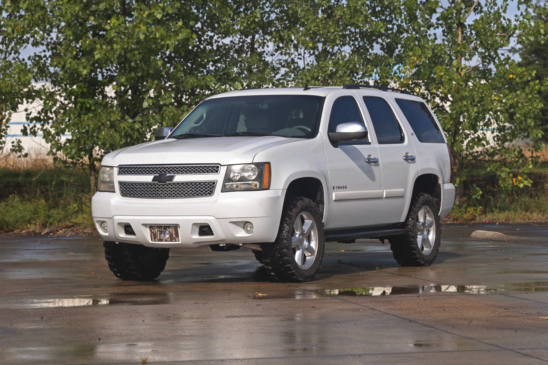 3.5 Inch Lift Kit Forged UCAs Red Chevy/GMC SUV 1500 2WD/4WD (2007-2020) Rough Country