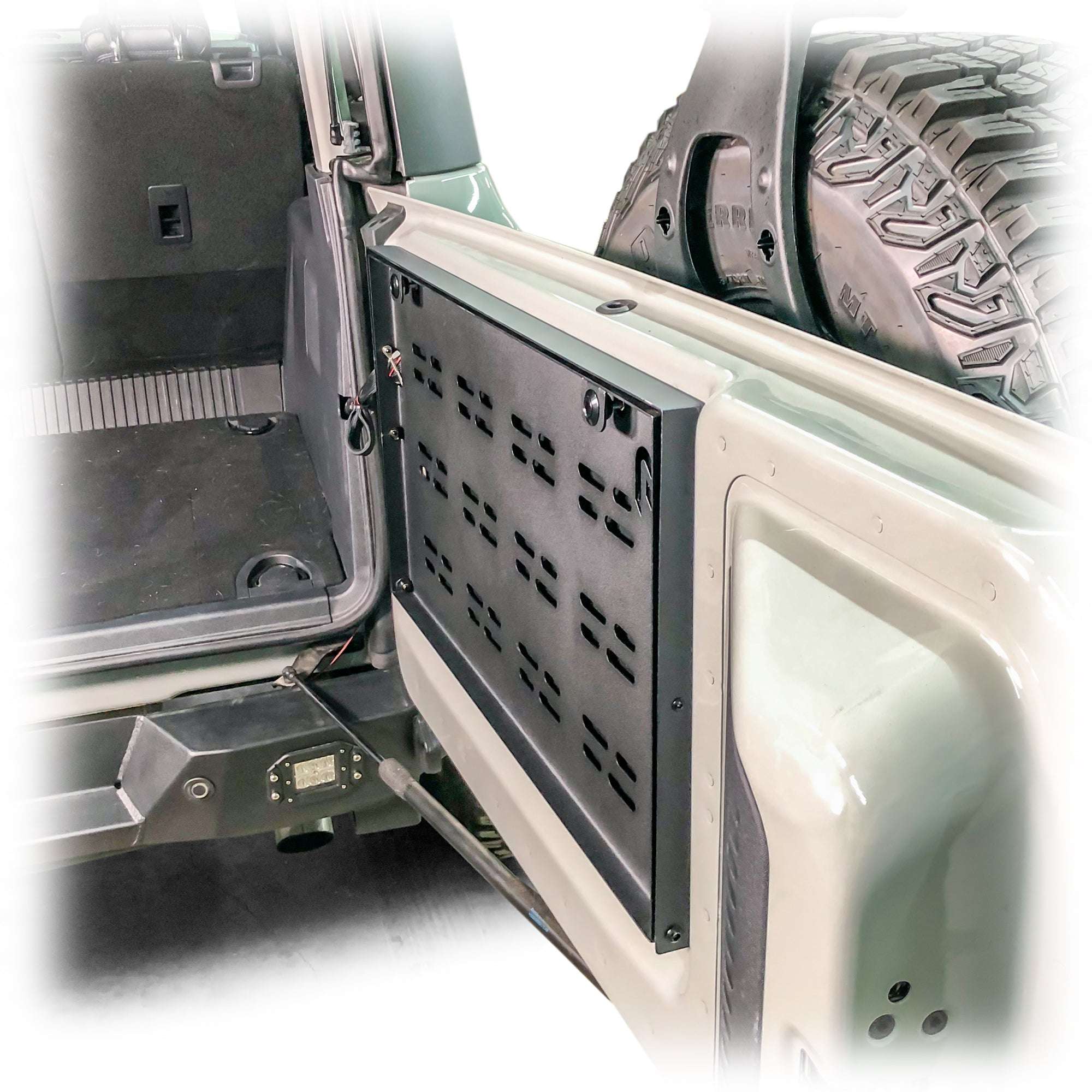 Fold-Out Trail Table for Ford Bronco