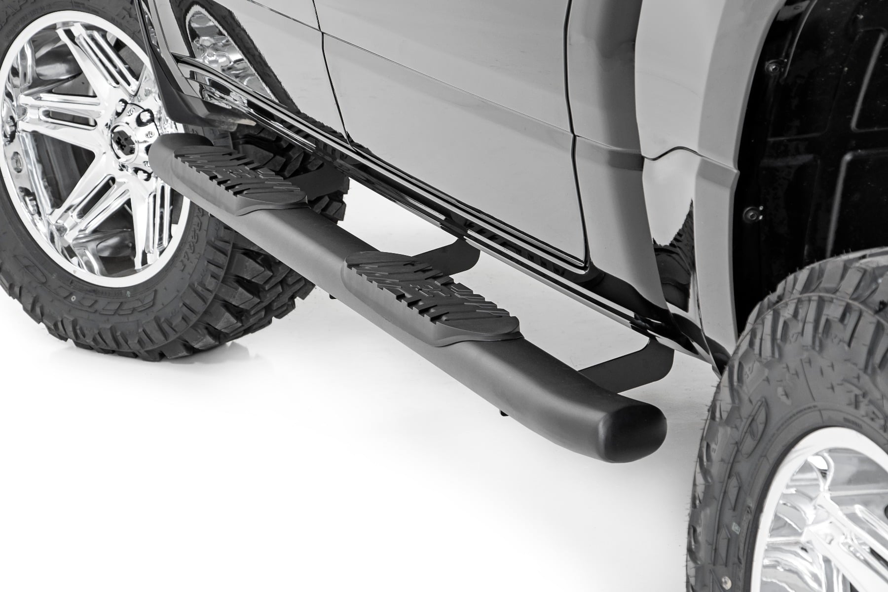 Oval Nerf Step Crew Cab Black Ram 1500 (19-26)/1500 TRX (21-24) Rough Country