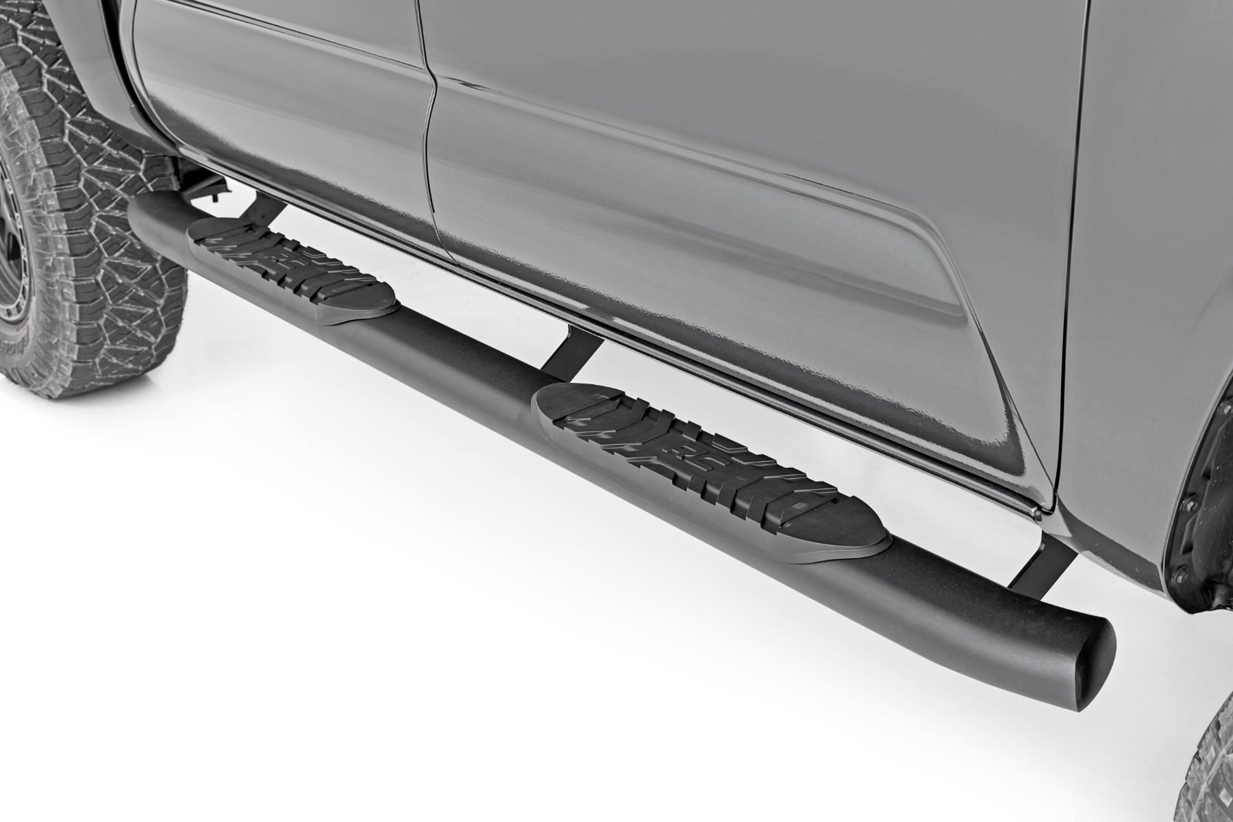 Oval Nerf Step Double Cab Black Toyota Tacoma 2WD/4WD (2005-2023) Rough Country