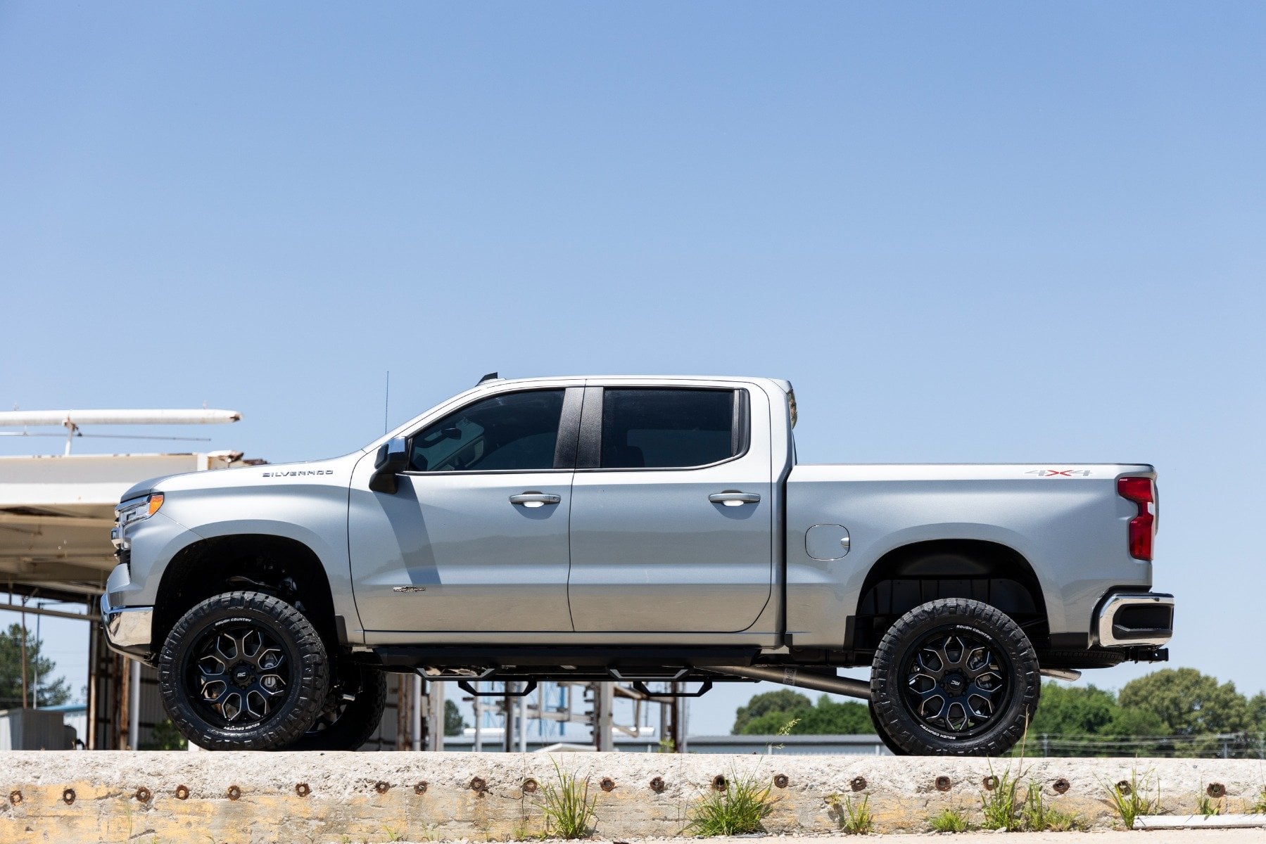 6 Inch Lift Kit M1 Struts/M1 Chevy Silverado 1500 4WD (2019-2024) Rough Country