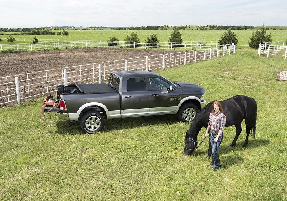 TruXport Tonneau Cover Black 2004-2012 Colorado/Canyon 5 Foot Bed Truxedo