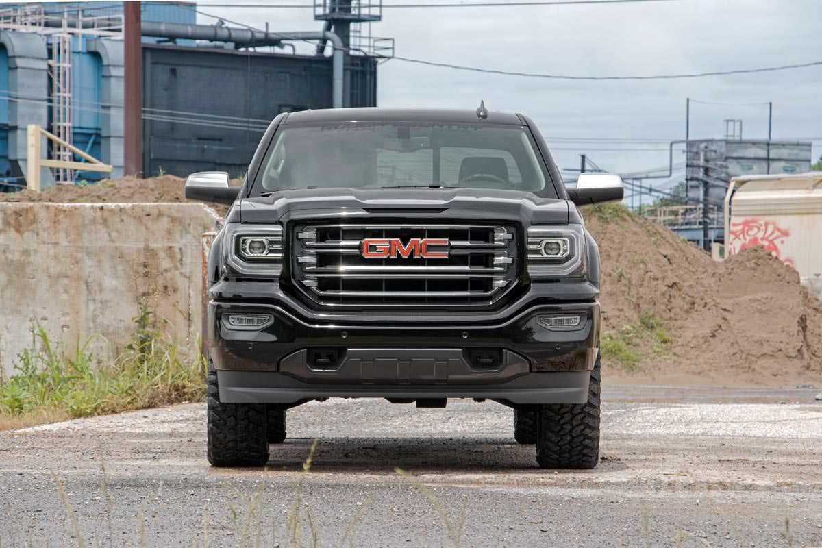 3.5 Inch Lift Kit UCA M1 Struts Silverado/Sierra 1500 (07-13) Rough Country