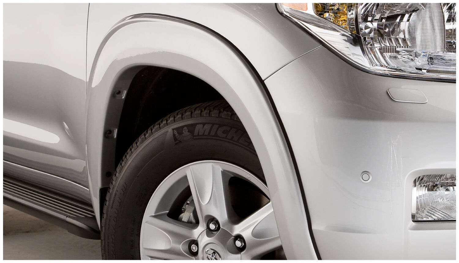 OE Style Fender Flares Black Smooth Finish 4-Piece Set For 2008-2011 Land Cruiser Husky Liners