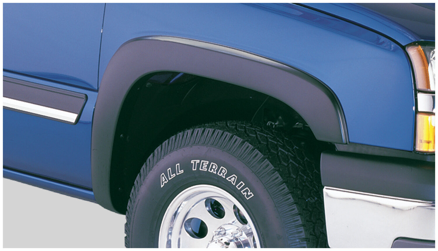 OE Style Fender Flares Black Smooth Finish 4-Piece Set For 2003-2007 Silverado 1500/1500 Classic/1500 HD/2500/2500 HD/2500 HD Classic/3500/3500 Classic Husky Liners
